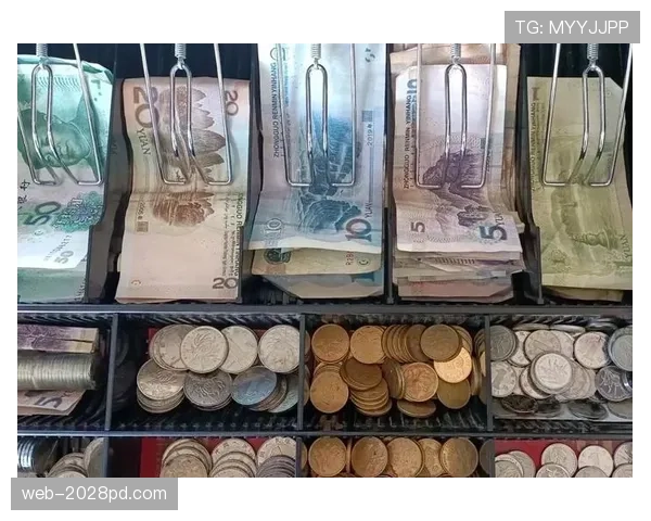 刚看到潘展乐在超市结账，随手一刷比我整月工资还潇洒