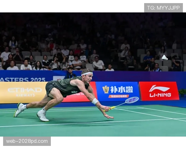 安赛龙家厨房咋这么豪？打羽毛球的里外不像一个档次了！