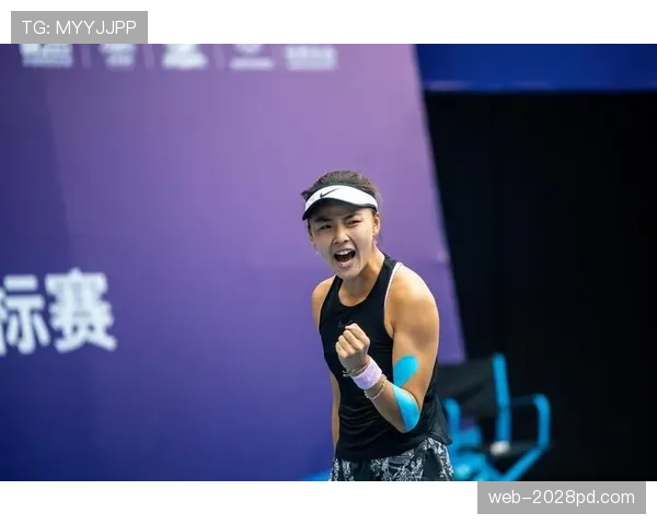 袁悦训练完直接啃鸡腿？这反差谁懂啊